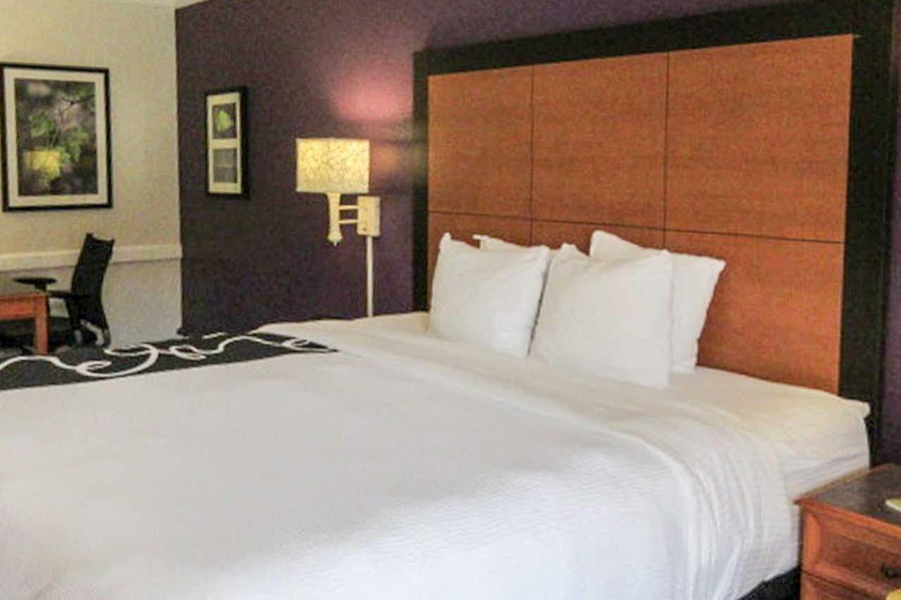 Quality Inn & Suites North Charleston - Ashley Phosphate Extérieur photo